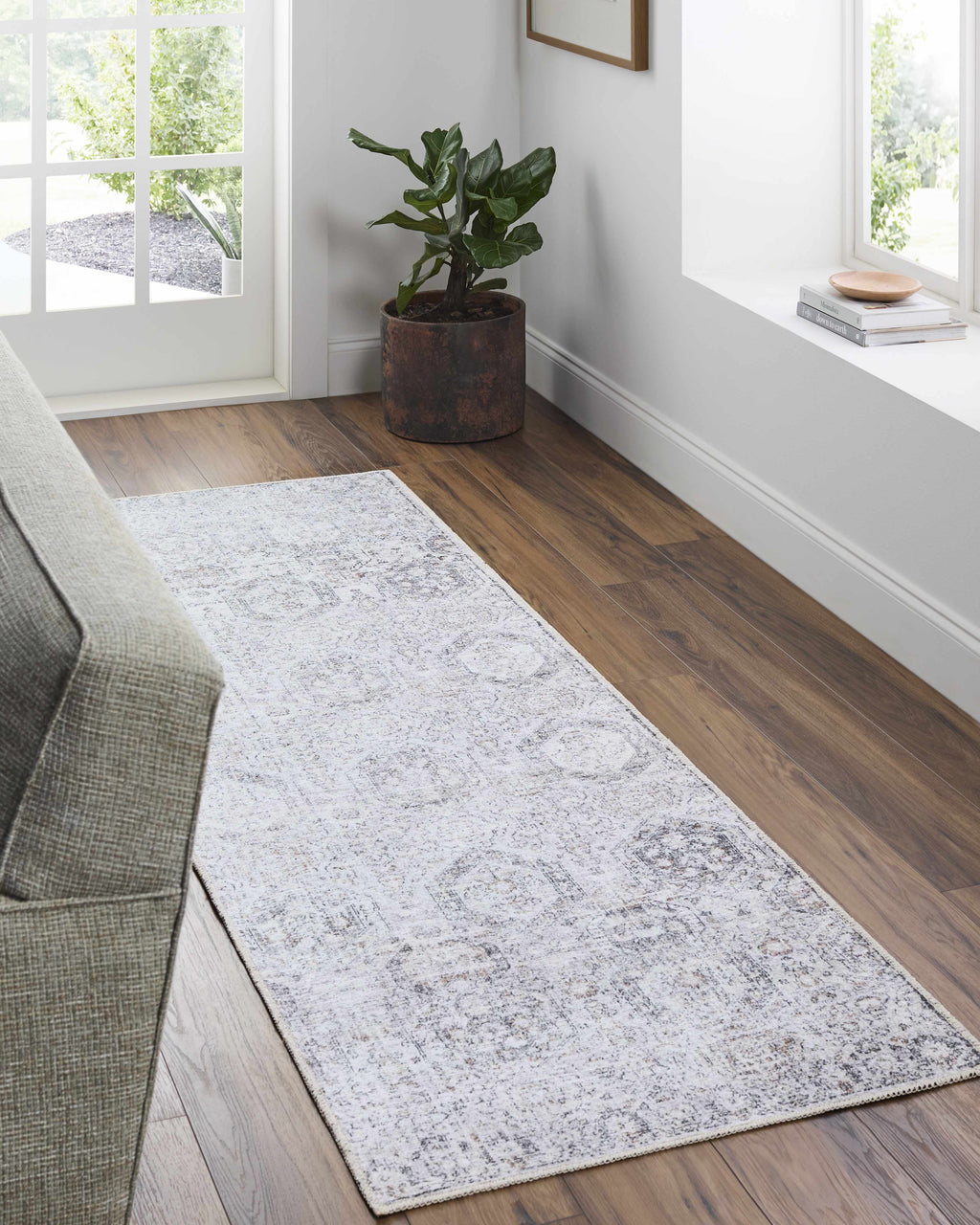Marlowe Safira Beige & Gray Traditional Rug