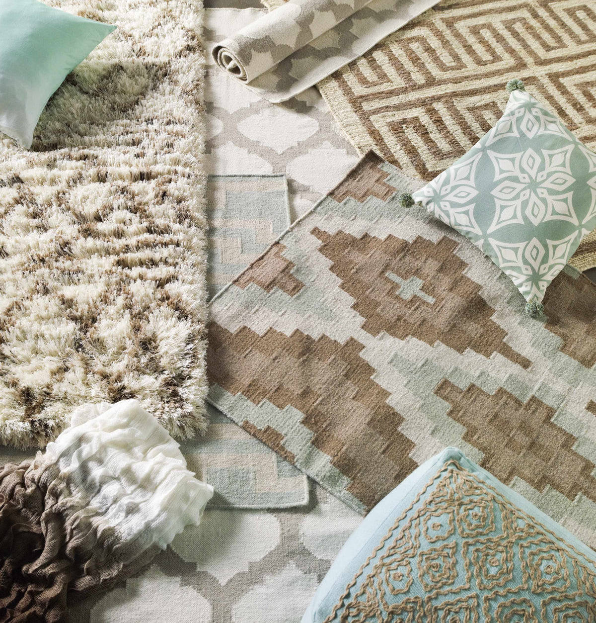 Banks Ivory/Gray Trellis Wool Rug - Clearance